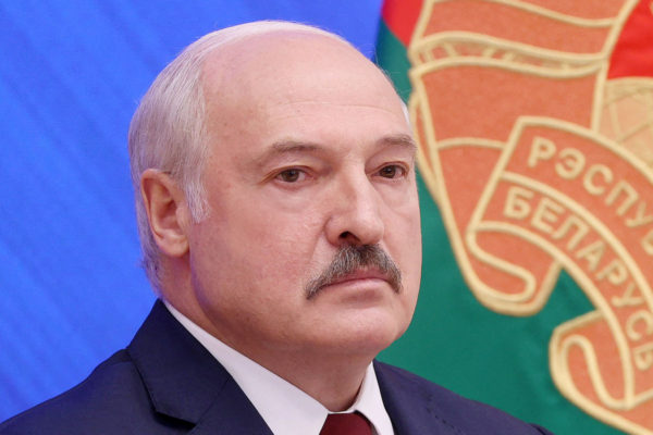 Lukasenka: Ukrajna összeomlik, ha nem zárják le a háborút