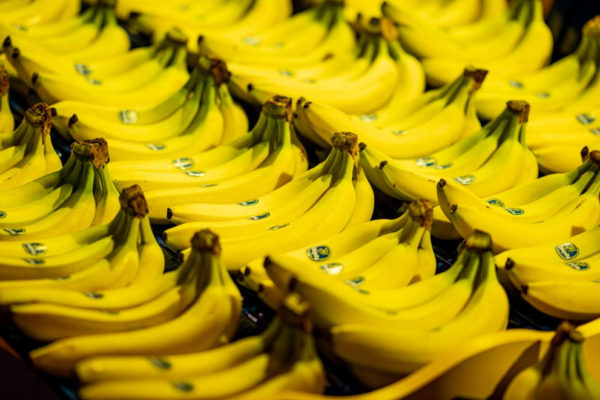 Ne dobja el a banánhéjat