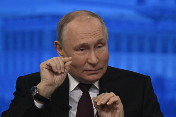 Putyin független jelöltként indul a jövő évi elnökválasztáson