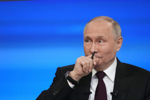 Putyinon nincsen sapka – aggódik Zjuganov