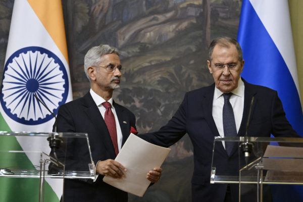 Szergej Lavrov: Oroszország és India közelebb került a közös haditechnikai eszközök gyártásához