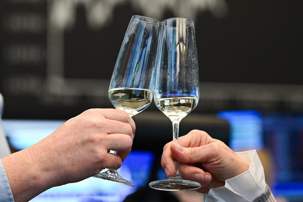 Több mint 85 millió pezsgősdugó durran Olaszországban szilveszter éjszakáján