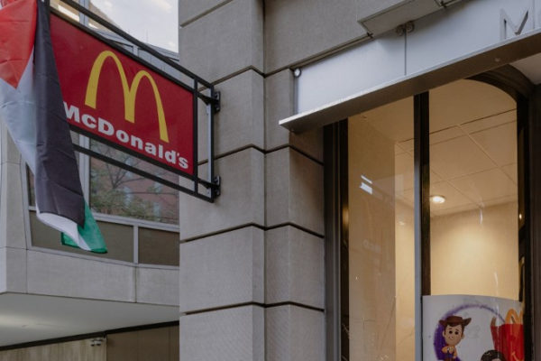 Állítólagos Izrael-pártisága miatt bojkottálják a McDonald’sot a muszlim országokban