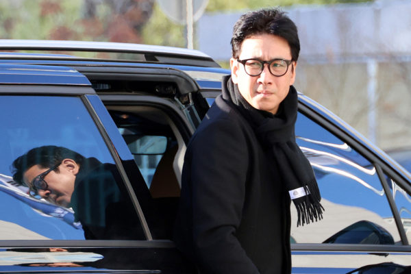 Az Élősködők rendezője vizsgálatot követel I Szongjun dél-koreai színész halála ügyében