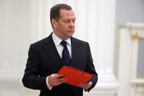 Dmitrij Medvegyev: Moszkva új fegyvereket telepít a Kuril-szigetekre