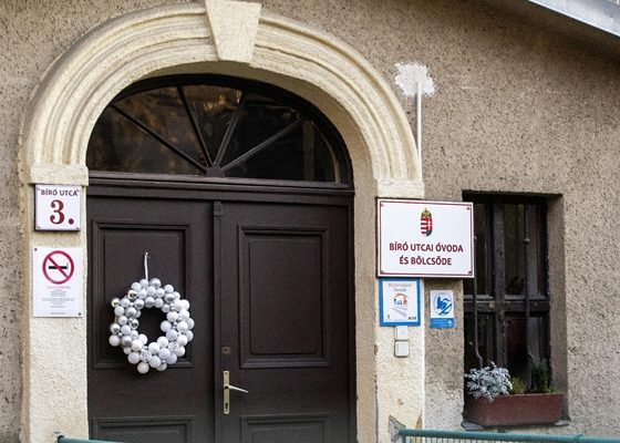 Itthon: Balesetveszélyre hivatkozva zárják be a reformátusok a Bíró utcai óvodát, a szülők jogi útra terelhetik az ügyet