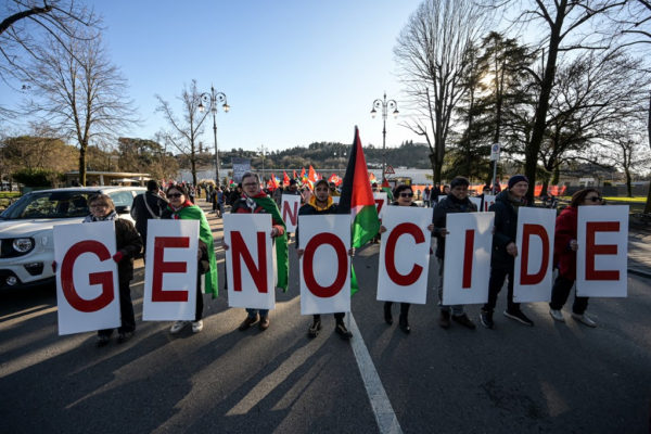 Izrael-ellenes tüntetők összecsaptak rendőrökkel az olaszországi Vicenza vásárterén