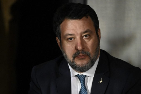 Matteo Salvini ellenzi a 30 kilométeres sebességkorlátozás bevezetését városokban