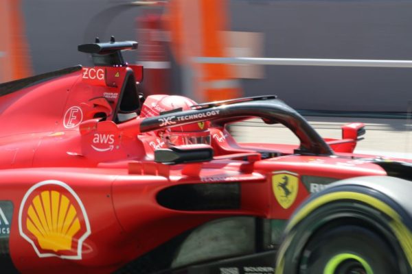 Miért tervezi újra 2024-es F1-es autóját a Ferrari?