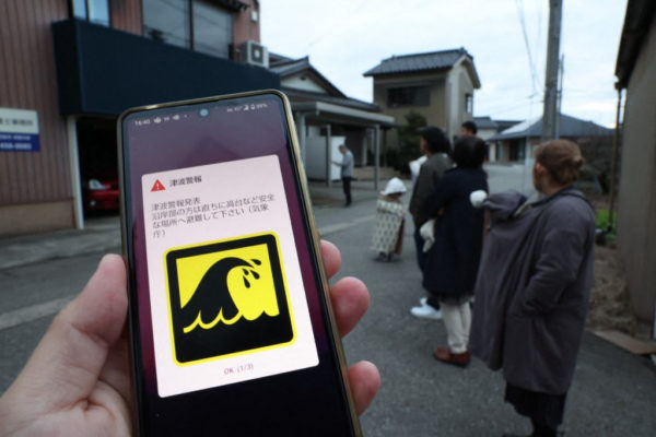 Nagy erejű földrengés rázta meg Japánt