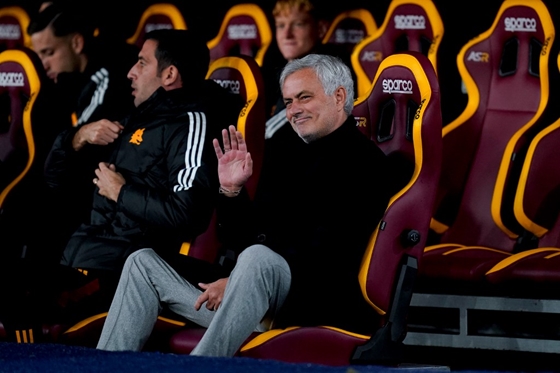 Sport: Megint kirúgták José Mourinhót