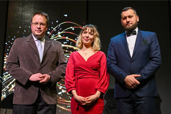 Süveges Gergő kapta a 2023. évi Média a Családért díjat