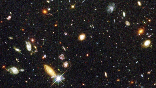Tech: 100 órán át nézte az univerzum sötétjét a Hubble, aztán jött a meglepetés
