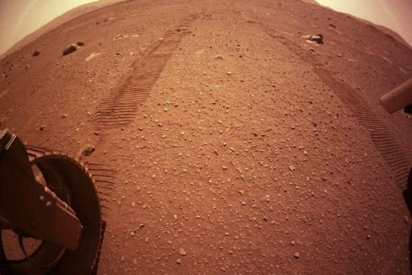 Tengernyi fagyott vizet találtak a Mars mélyén