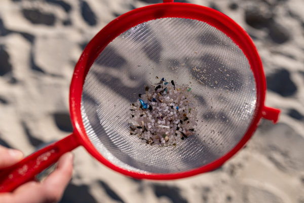 Több millió műanyag darabka lepte el a spanyol partokat