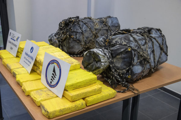 Több mint egy tonna kokaint foglaltak le Florida közelében