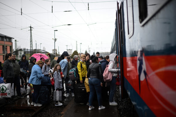 Több mint ötezren érkeztek Ukrajnából vasárnap