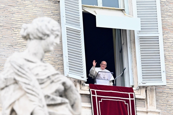 Világ: Ferenc pápa: "Megvetendőnek tartom az úgynevezett béranyaság gyakorlatát"