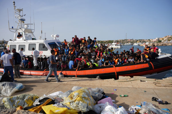 „A migrációs paktum részelemei nem az európai emberek biztonságát szolgálják”
