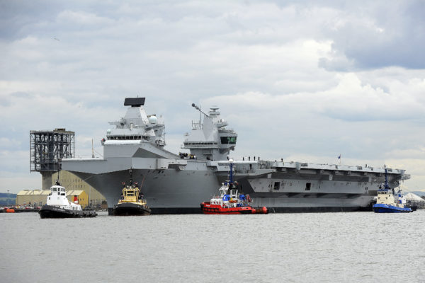 A Queen Elizabeth brit repülőgép-hordozó meghibásodás miatt nem tud részt venni a NATO tengeri manőverén