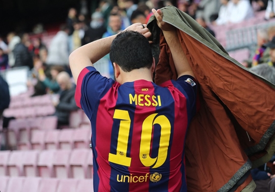 Gazdaság: Elárverezik a szalvétát, amelyre felfirkantották Messi első barcelonai szerződését