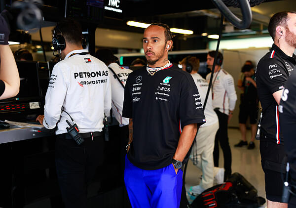 Hamilton elvesztette a hitét a Mercedesben