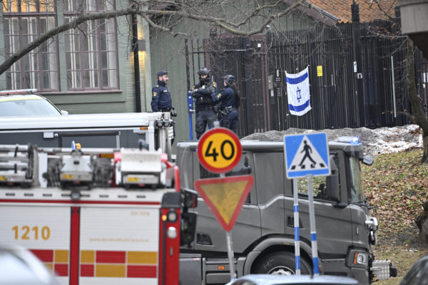Terrorcselekménynek minősítették az Izrael stockholmi nagykövetségénél elhelyezett robbanószerkezet ügyét